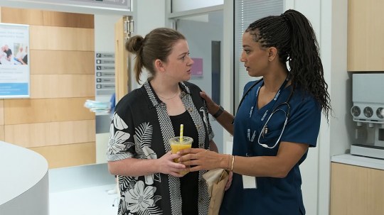 Cara and Remi in the hospital corridor in Neighbours